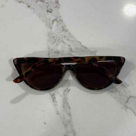 Aerie Tortoise Frame Cat-Eye Sunglasses - Picture 10 of 10